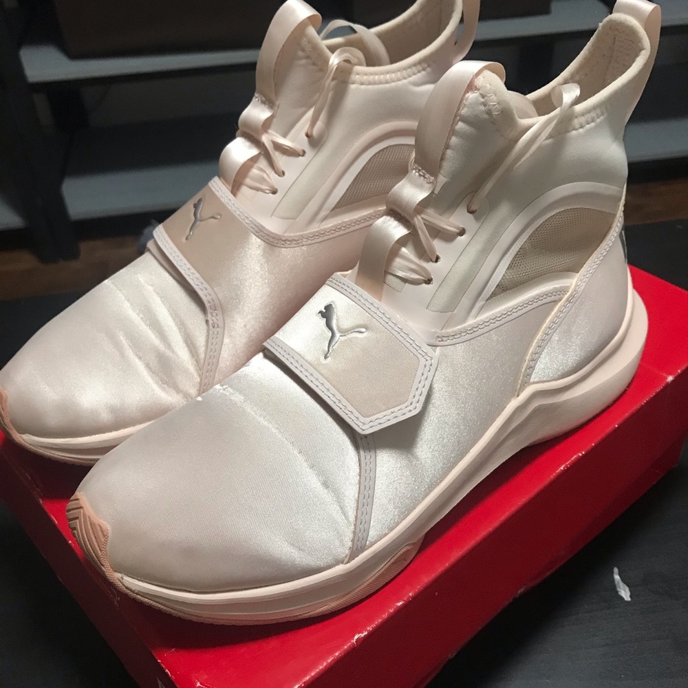 Puma phenom satin EP